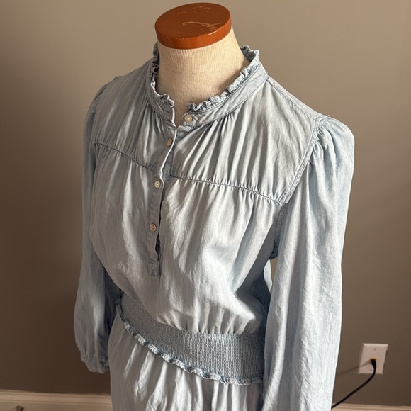 Rails - SHAWNA SMOCKED WAIST CHAMBRAY MINIDRESS IN LIGHT VINTAGE - Medium - Picture 9 of 11